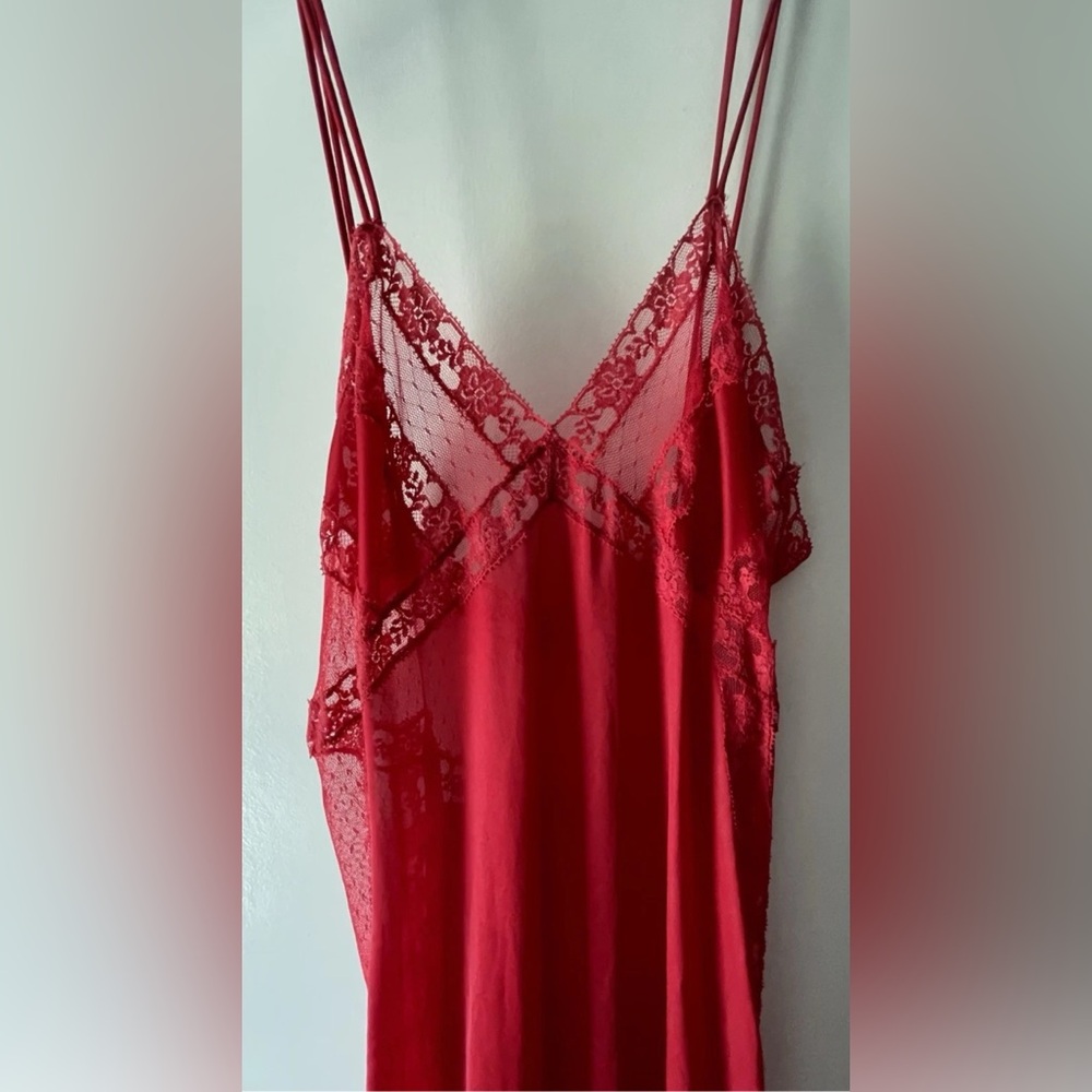SEXY VINTAGE UNBRANDED RED 57” LONG NIGHTGOWN - SILKY W/ LACE PANELS - SZ MEDIUM